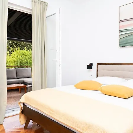 Apartment Charming Flat With Comfy Terrace,3001 Rabac
