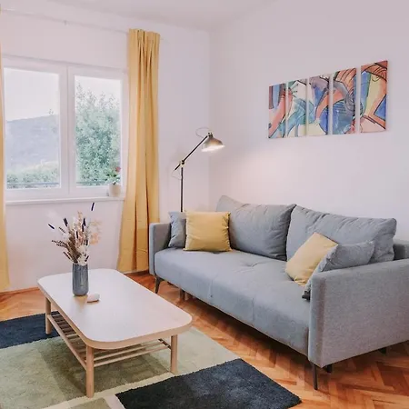 Apartment Charming Flat With Comfy Terrace,3001 Rabac