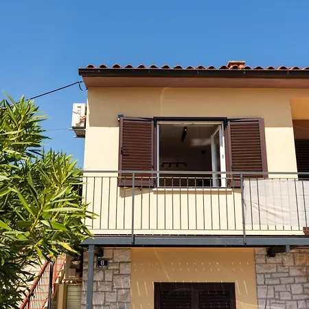 Charming Flat With Comfy Terrace,3001 * Rabac