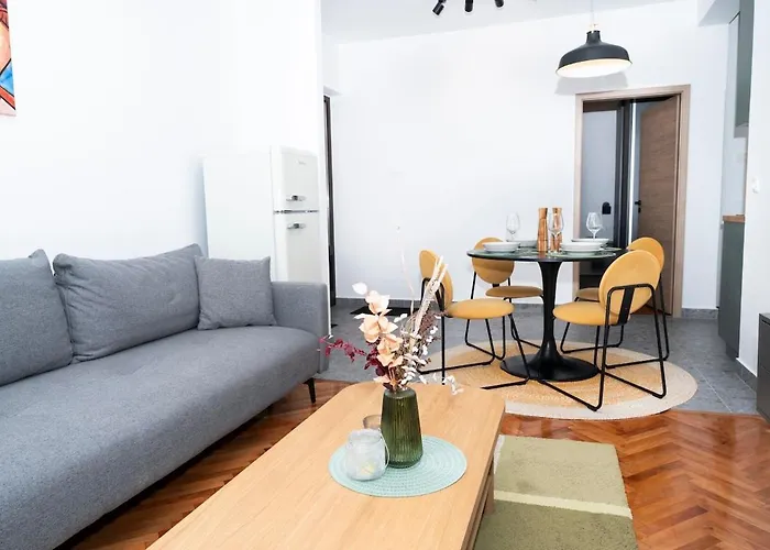 Charming Flat With Comfy Terrace,3001 Apartman *