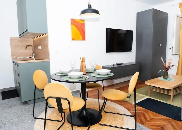 Charming Flat With Comfy Terrace,3001 Rabac