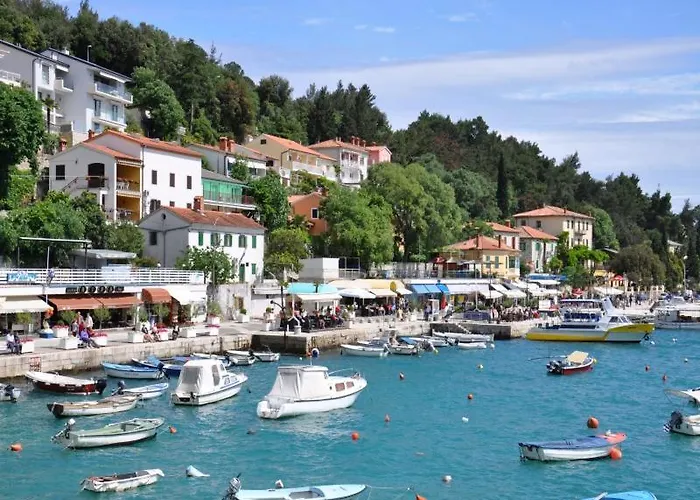 Charming Flat With Comfy Terrace,3001 * Rabac