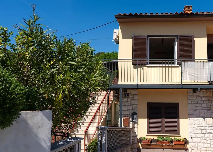 Charming Flat With Comfy Terrace,3001 Apartman *