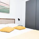 Charming Flat With Comfy Terrace,3001 *
