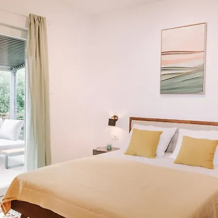 Charming Flat With Comfy Terrace,3001 Apartment