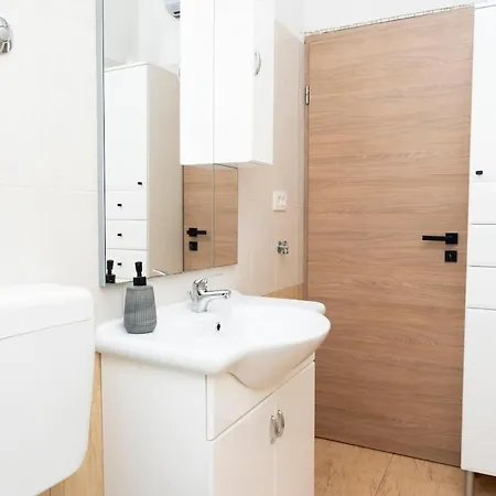 Charming Flat With Comfy Terrace,3001