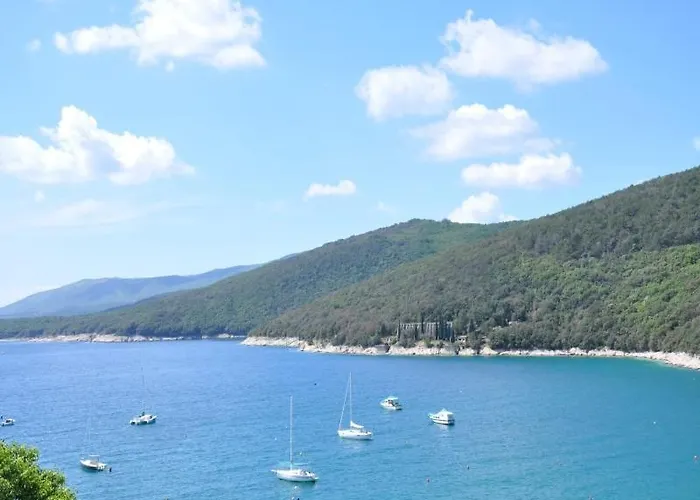 Charming Flat With Comfy Terrace,3001