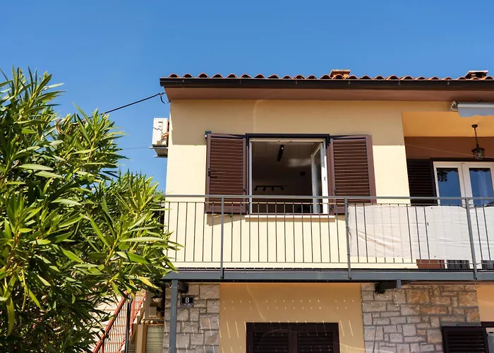 Charming Flat With Comfy Terrace,3001 * Rabac